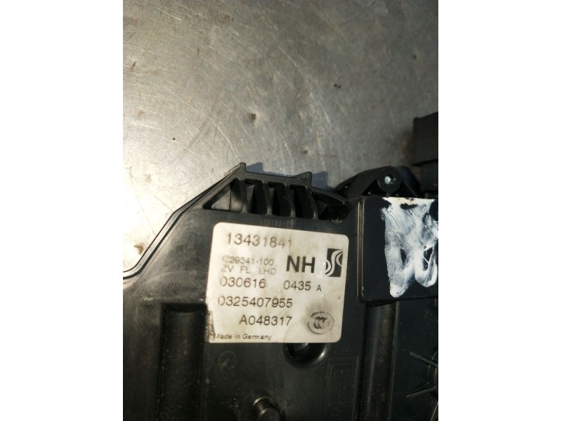 Recambio de motor cierre centralizado delantero izquierdo para opel corsa e (x15) 1.3 cdti (08, 68) referencia OEM IAM 13431841 
