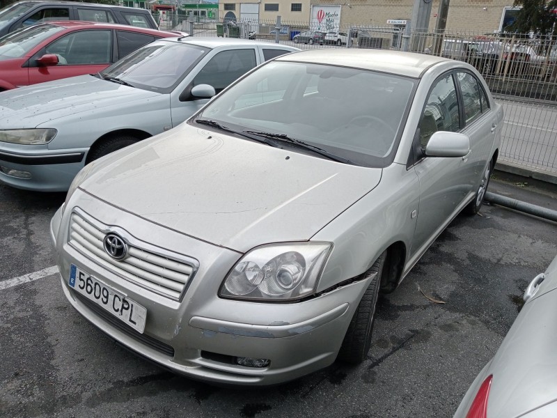toyota avensis (_t25_) del año 2003