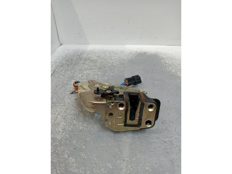 Recambio de motor cierre centralizado trasero derecho para kia sorento 2.5 crdi ex referencia OEM IAM   
