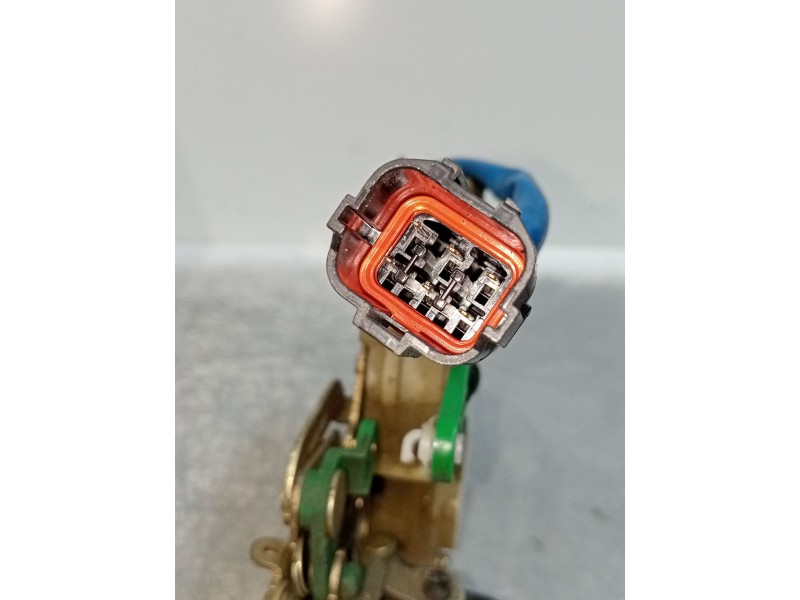 Recambio de motor cierre centralizado trasero derecho para kia sorento 2.5 crdi ex referencia OEM IAM   