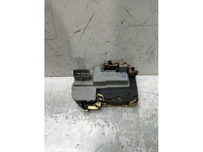 Recambio de motor cierre centralizado trasero izquierdo para peugeot 206 berlina xn referencia OEM IAM   