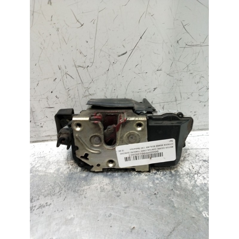 Recambio de motor cierre centralizado trasero derecho para citroën xsara berlina 1.9d seduction referencia OEM IAM  97 