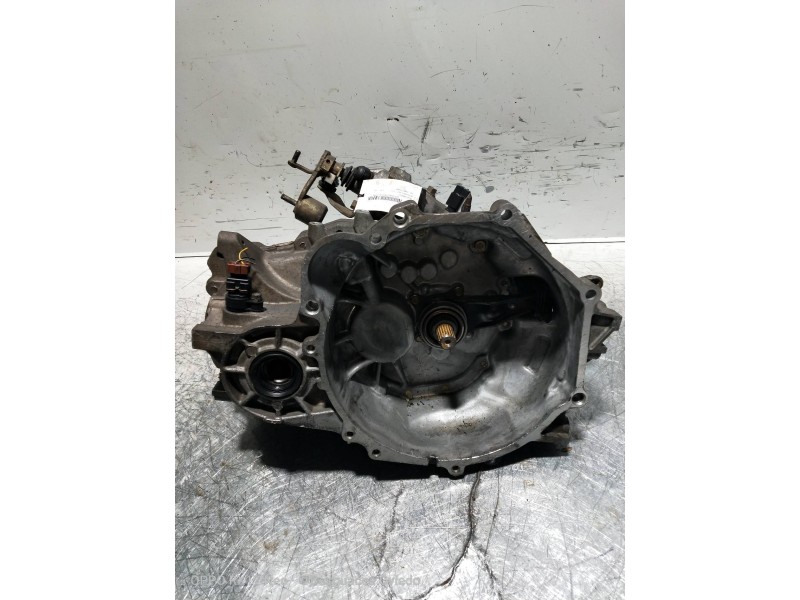 Recambio de caja cambios para mitsubishi colt (cj0) 1600 glx referencia OEM IAM F5M411F8A5 AD5748 