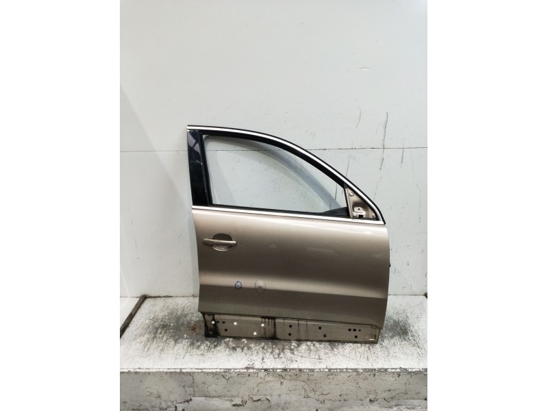 Recambio de puerta delantera derecha para volkswagen tiguan (5n_) 2.0 tdi referencia OEM IAM  5P VER FOTOS