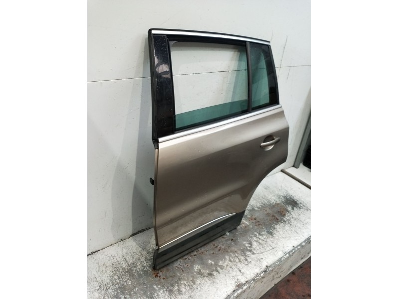 Recambio de puerta trasera izquierda para volkswagen tiguan (5n_) 2.0 tdi referencia OEM IAM  5P 