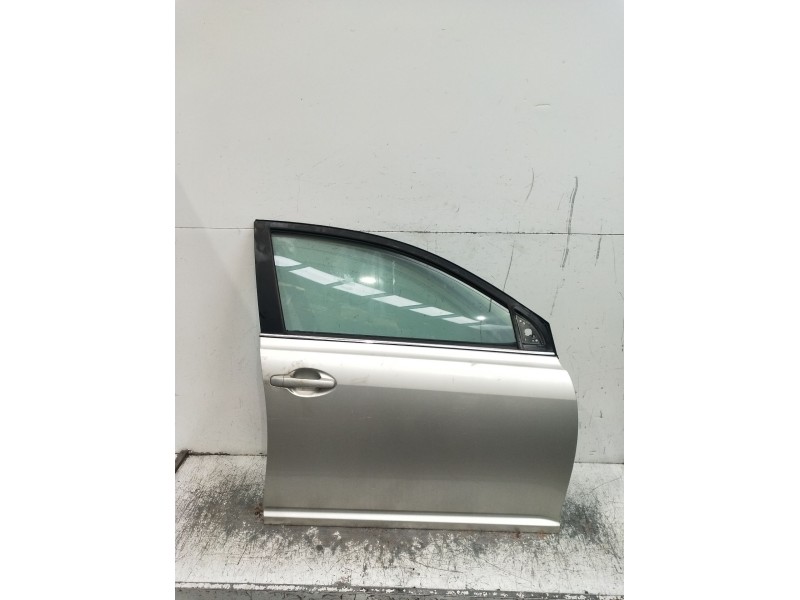 Recambio de puerta delantera derecha para toyota avensis (_t25_) 1.8 (zzt251_) referencia OEM IAM  5P 