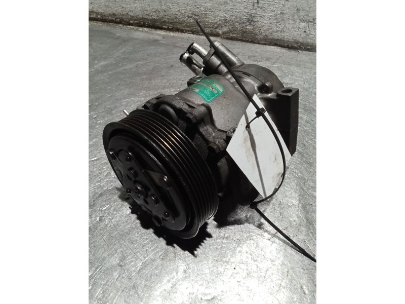 Recambio de compresor aire acondicionado para renault clio ii (bb_, cb_) 1.9 d (b/cb0j) referencia OEM IAM 7700111235  