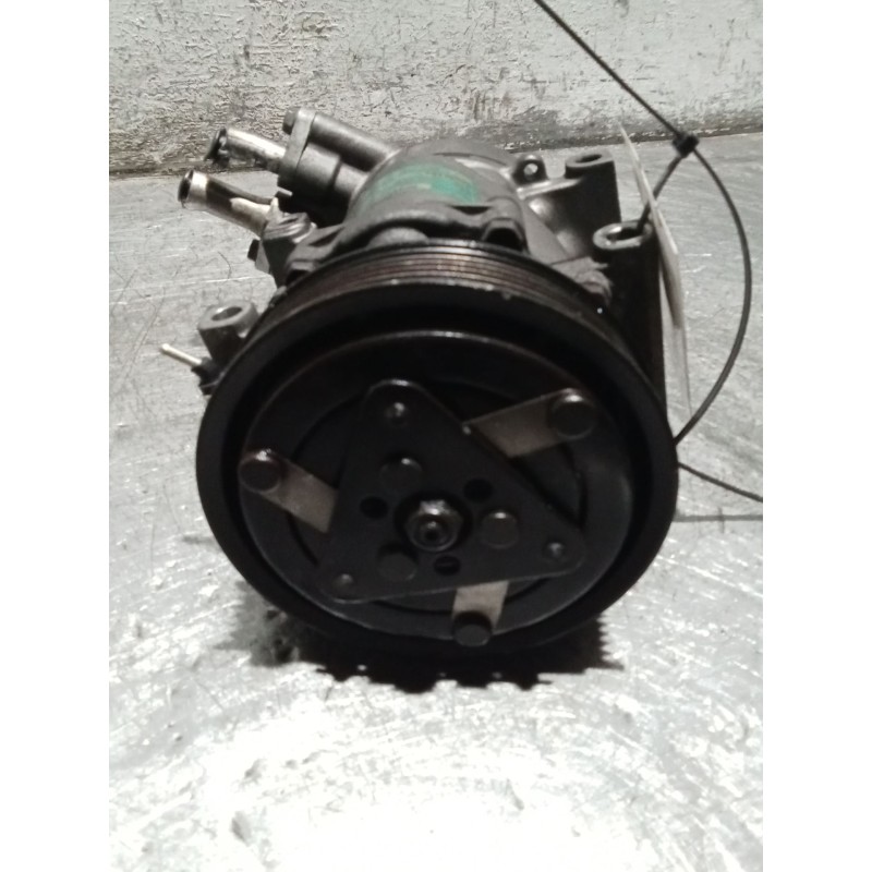 Recambio de compresor aire acondicionado para renault clio ii (bb_, cb_) 1.9 d (b/cb0j) referencia OEM IAM 7700111235  