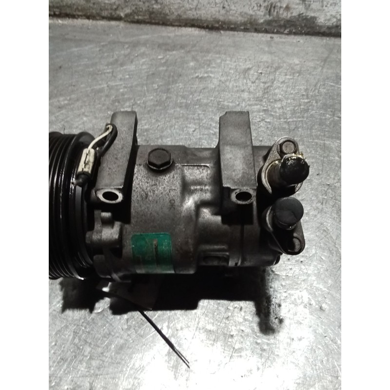 Recambio de compresor aire acondicionado para renault clio ii (bb_, cb_) 1.9 d (b/cb0j) referencia OEM IAM 7700111235  