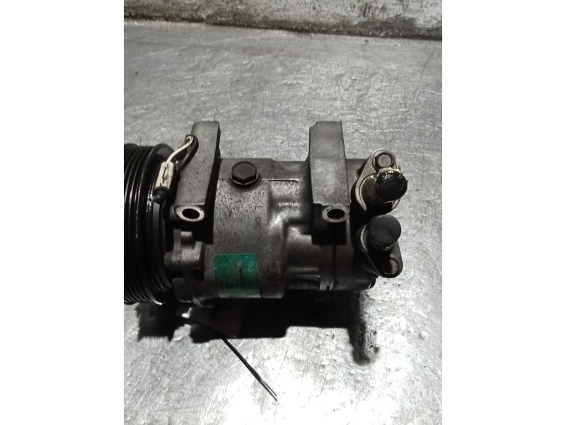 Recambio de compresor aire acondicionado para renault clio ii (bb_, cb_) 1.9 d (b/cb0j) referencia OEM IAM 7700111235  