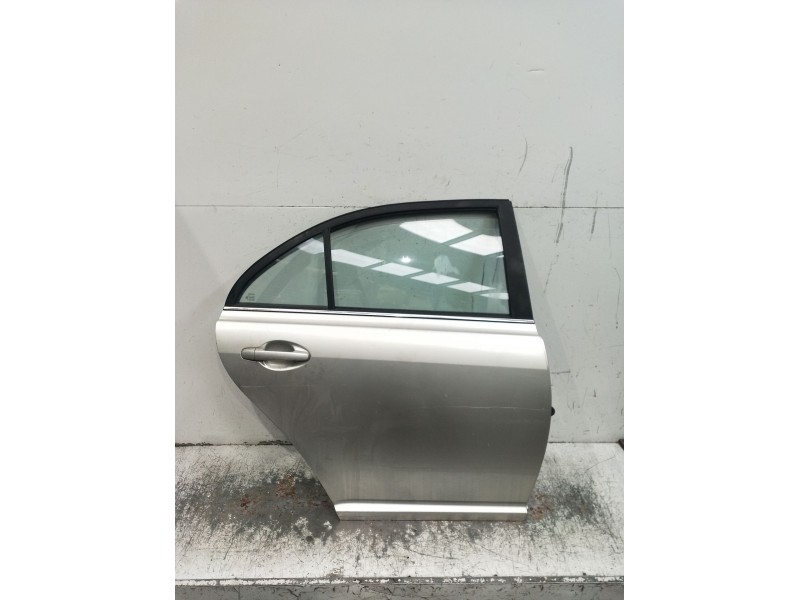 Recambio de puerta trasera derecha para toyota avensis (_t25_) 1.8 (zzt251_) referencia OEM IAM  5P 