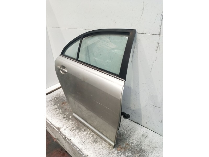 Recambio de puerta trasera derecha para toyota avensis (_t25_) 1.8 (zzt251_) referencia OEM IAM  5P 