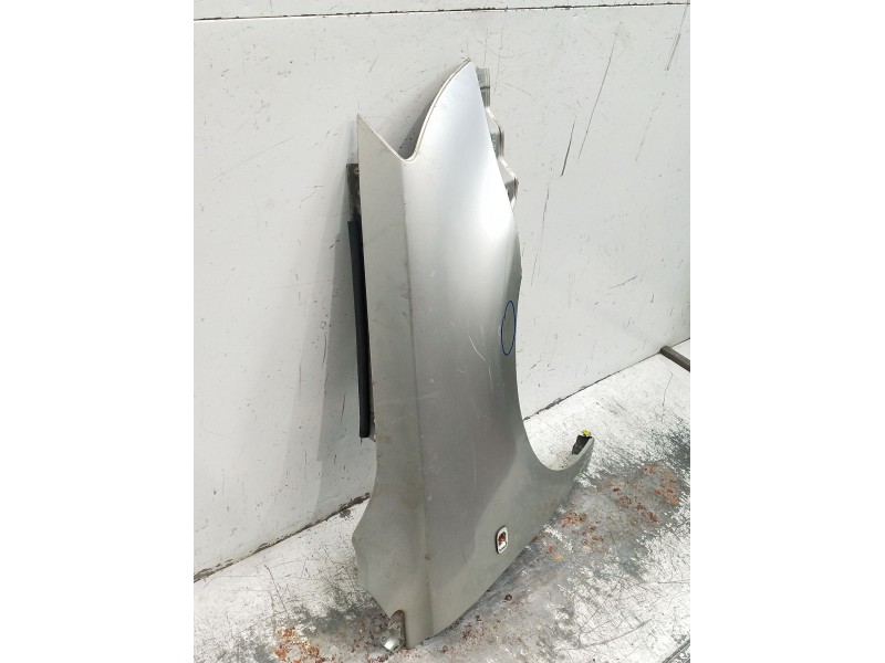 Recambio de aleta trasera derecha para toyota avensis (_t25_) 1.8 (zzt251_) referencia OEM IAM VER FOTOS  