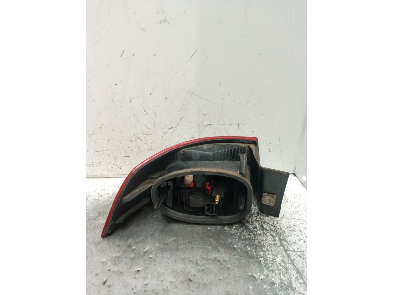 Recambio de piloto trasero derecho para renault laguna ii (bg0/1_) 1.8 16v (bg0b, bg0c, bg0j, bg0m, bg0v) referencia OEM IAM   