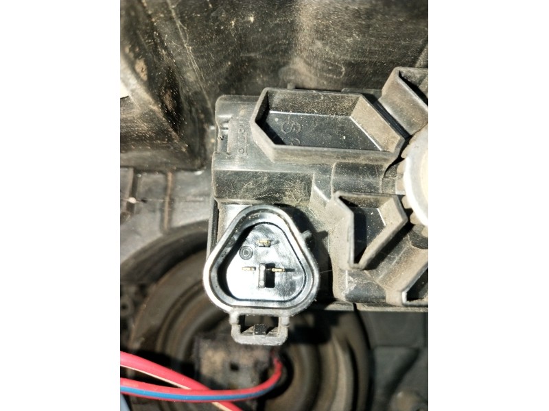 Recambio de faro derecho para toyota avensis (_t25_) 1.8 (zzt251_) referencia OEM IAM   