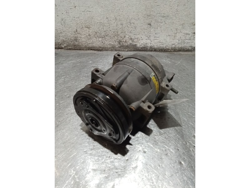 Recambio de compresor aire acondicionado para daewoo lanos (klat) 1.6 16v referencia OEM IAM 700718  