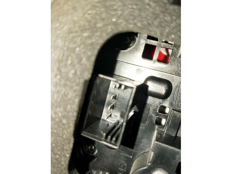 Recambio de piloto trasero izquierdo para volkswagen tiguan (5n_) 2.0 tdi referencia OEM IAM   