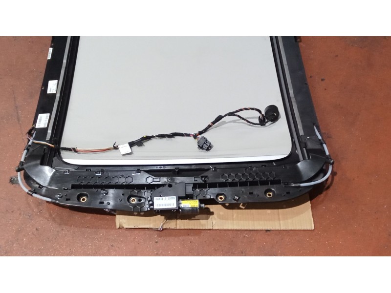 Recambio de techo electrico para volkswagen tiguan (5n_) 2.0 tdi referencia OEM IAM 5N0877041H6Z0  