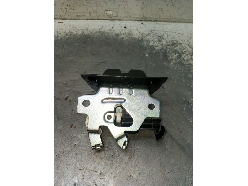 Recambio de motor cierre centralizado porton para audi a3 sportback (8ya, 8yf) 35 tdi referencia OEM IAM 8W9827505C05S 070039 5P