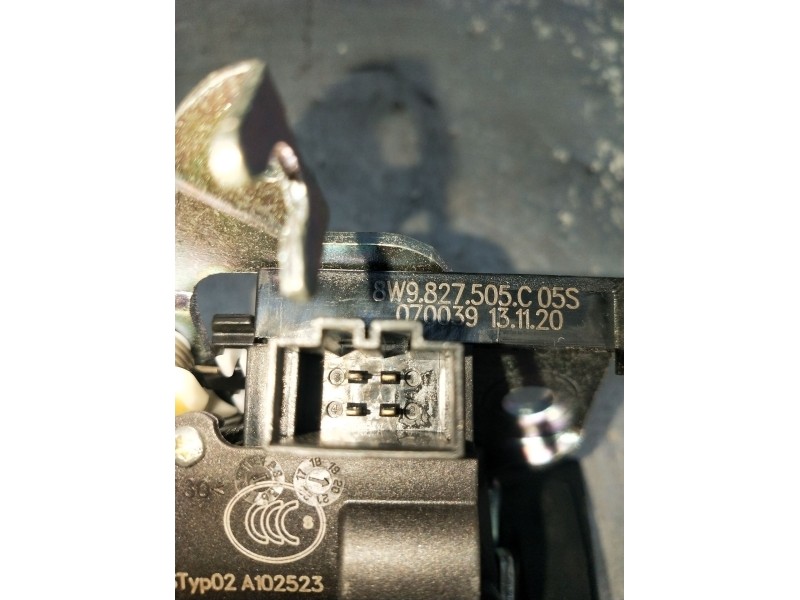 Recambio de motor cierre centralizado porton para audi a3 sportback (8ya, 8yf) 35 tdi referencia OEM IAM 8W9827505C05S 070039 5P