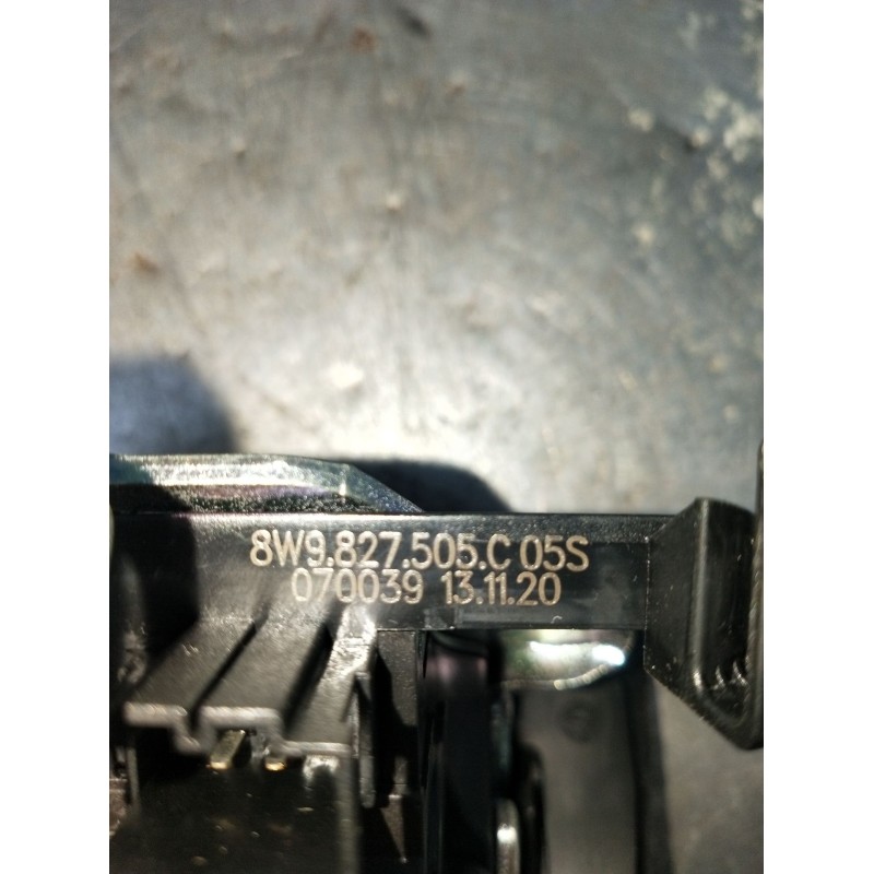 Recambio de motor cierre centralizado porton para audi a3 sportback (8ya, 8yf) 35 tdi referencia OEM IAM 8W9827505C05S 070039 5P