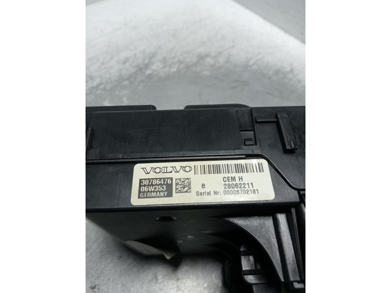 Recambio de caja reles / fusibles para volvo xc90 d5 kinetic (5 asientos) (136kw) referencia OEM IAM 30786476 28062211 