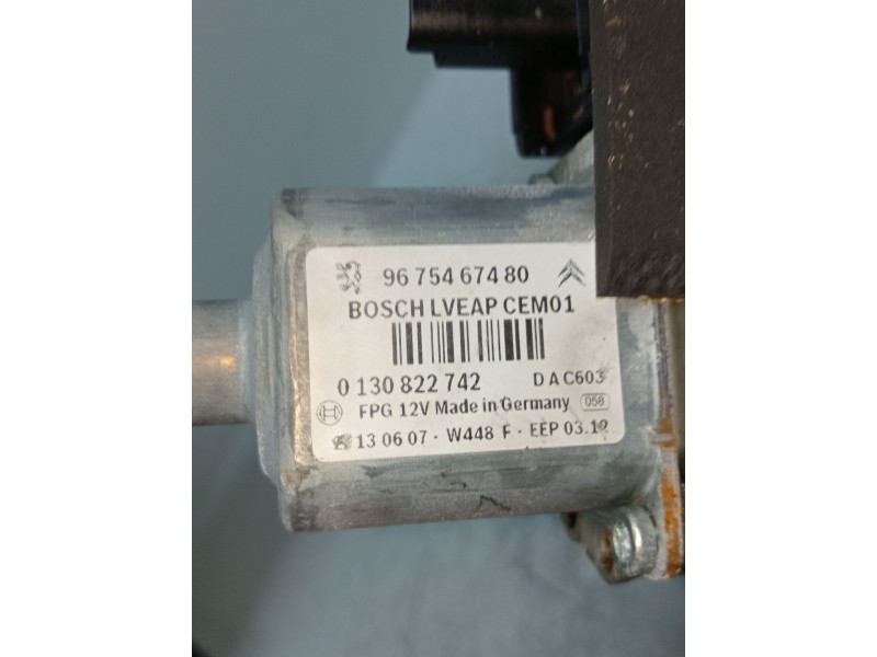 Recambio de elevalunas delantero izquierdo para peugeot 308 i (4a_, 4c_) 1.6 hdi referencia OEM IAM 9675467480 0130822742 5P