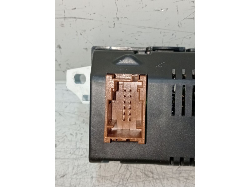 Recambio de pantalla multifuncion para citroën c3 attraction referencia OEM IAM 98010699XT NS143232 