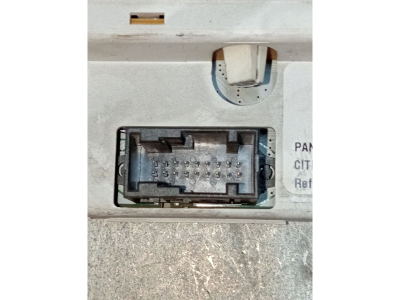 Recambio de pantalla multifuncion para citroën c5 berlina 2.0 hdi sx referencia OEM IAM 9644422477 216672023A D01