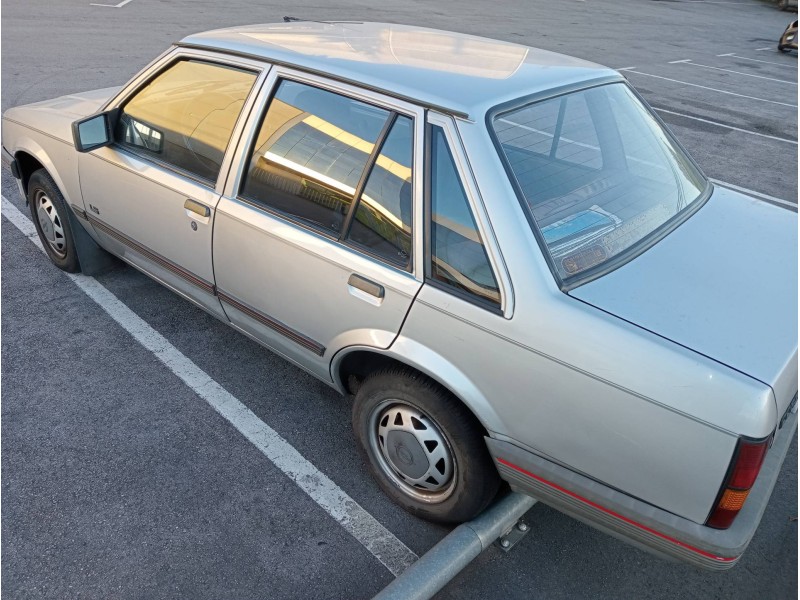 opel corsa a del año 1986