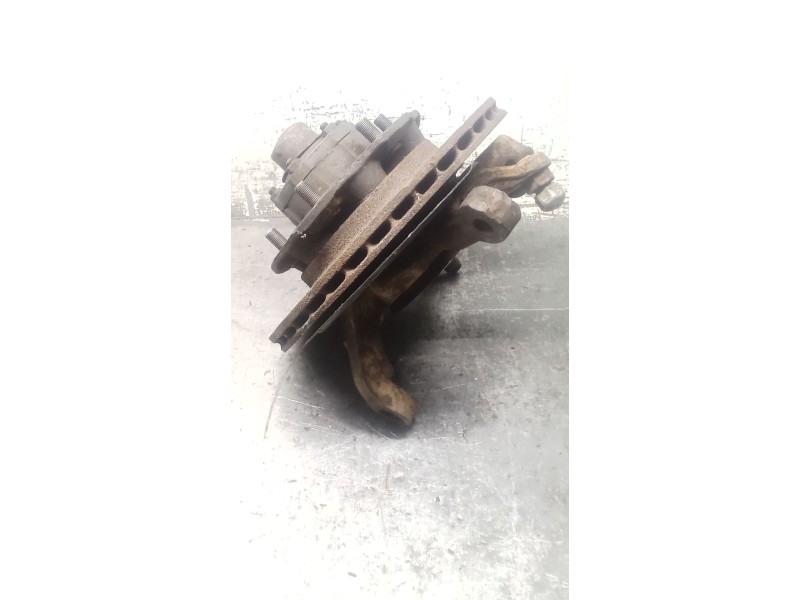 Recambio de mangueta delantera izquierda para nissan terrano ii (r20) 2.7 tdi 4wd referencia OEM IAM   