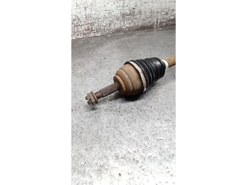 Recambio de transmision delantera izquierda para renault clio ii (bb_, cb_) 1.4 (b/cb0c, b/cb0s) referencia OEM IAM   