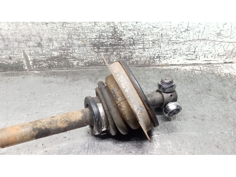 Recambio de transmision delantera izquierda para renault clio ii (bb_, cb_) 1.4 (b/cb0c, b/cb0s) referencia OEM IAM   