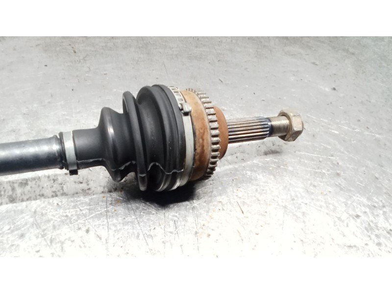 Recambio de transmision delantera derecha para renault clio ii (bb_, cb_) 1.4 (b/cb0c, b/cb0s) referencia OEM IAM   