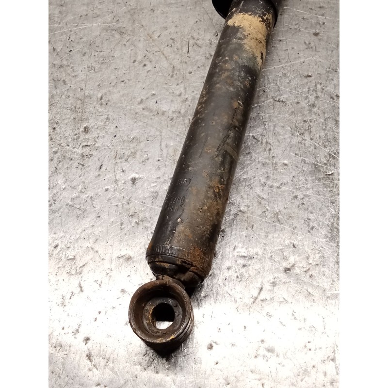 Recambio de amortiguador trasero derecho para nissan terrano ii (r20) 2.7 tdi 4wd referencia OEM IAM   