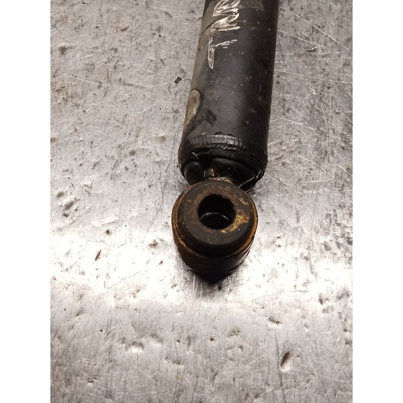 Recambio de amortiguador trasero derecho para nissan terrano ii (r20) 2.7 tdi 4wd referencia OEM IAM   