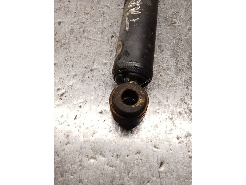 Recambio de amortiguador trasero derecho para nissan terrano ii (r20) 2.7 tdi 4wd referencia OEM IAM   