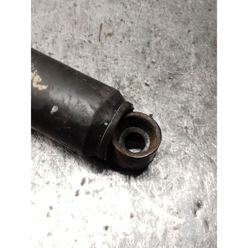 Recambio de amortiguador trasero derecho para nissan terrano ii (r20) 2.7 tdi 4wd referencia OEM IAM   