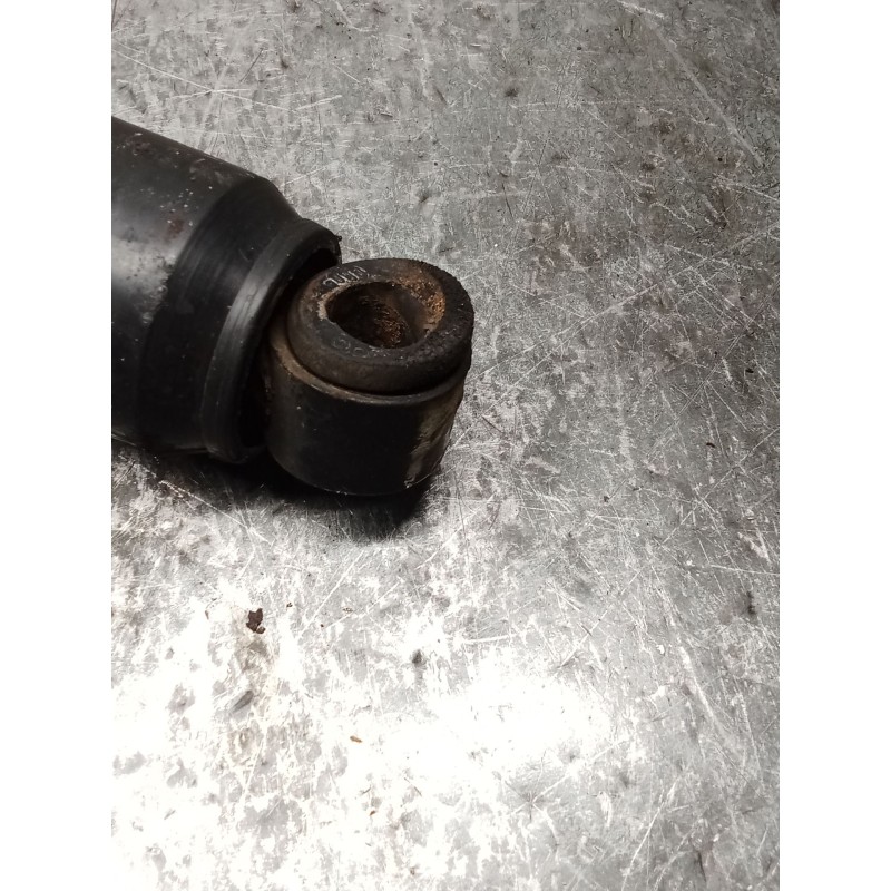 Recambio de amortiguador trasero derecho para nissan terrano ii (r20) 2.7 tdi 4wd referencia OEM IAM   