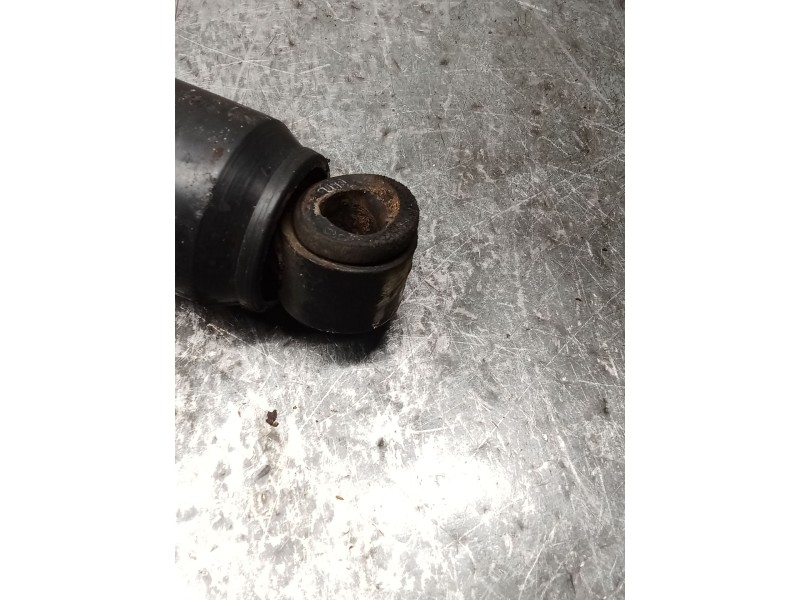 Recambio de amortiguador trasero derecho para nissan terrano ii (r20) 2.7 tdi 4wd referencia OEM IAM   