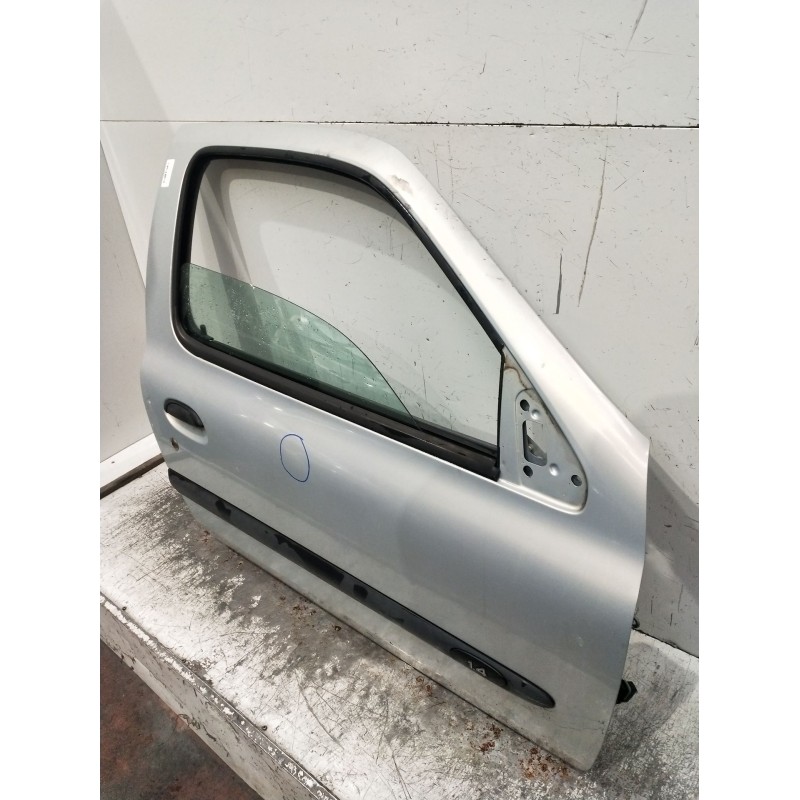 Recambio de puerta delantera derecha para renault clio ii (bb_, cb_) 1.4 (b/cb0c, b/cb0s) referencia OEM IAM  VER FOTOS 3P