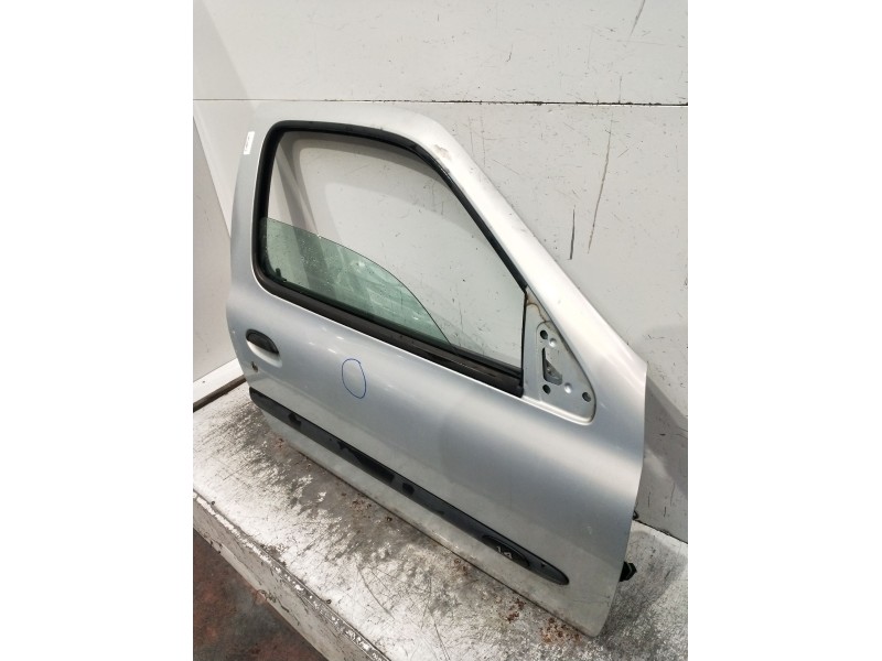 Recambio de puerta delantera derecha para renault clio ii (bb_, cb_) 1.4 (b/cb0c, b/cb0s) referencia OEM IAM  VER FOTOS 3P