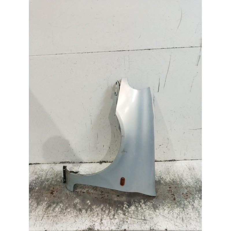 Recambio de aleta delantera izquierda para renault clio ii (bb_, cb_) 1.4 (b/cb0c, b/cb0s) referencia OEM IAM   