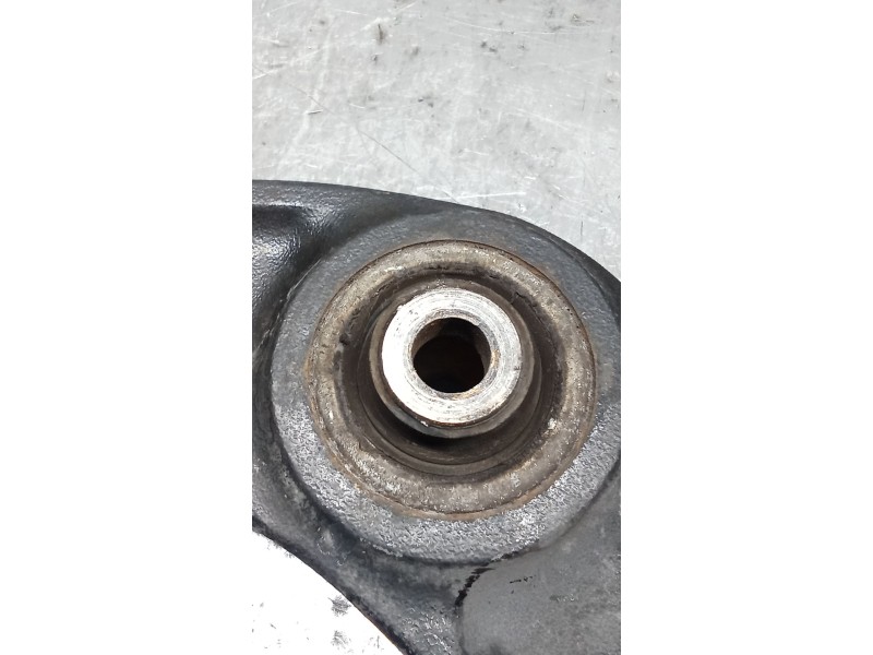 Recambio de brazo suspension inferior delantero izquierdo para citroën c4 ii (nc_) 1.2 thp 130 referencia OEM IAM 833548 7BTGM1 