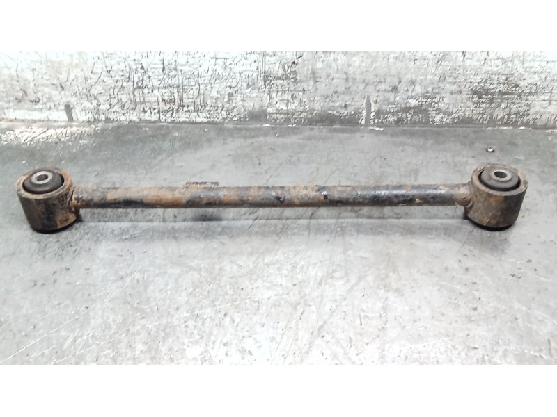 Recambio de brazo suspension superior trasero izquierdo para nissan terrano ii (r20) 2.7 tdi 4wd referencia OEM IAM   