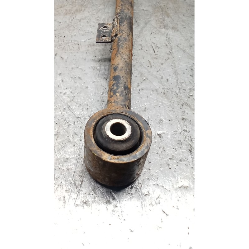 Recambio de brazo suspension superior trasero izquierdo para nissan terrano ii (r20) 2.7 tdi 4wd referencia OEM IAM   