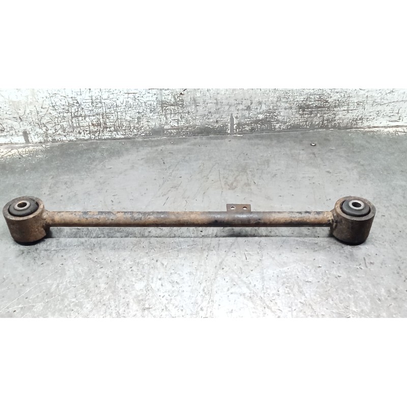 Recambio de brazo suspension superior trasero derecho para nissan terrano ii (r20) 2.7 tdi 4wd referencia OEM IAM   