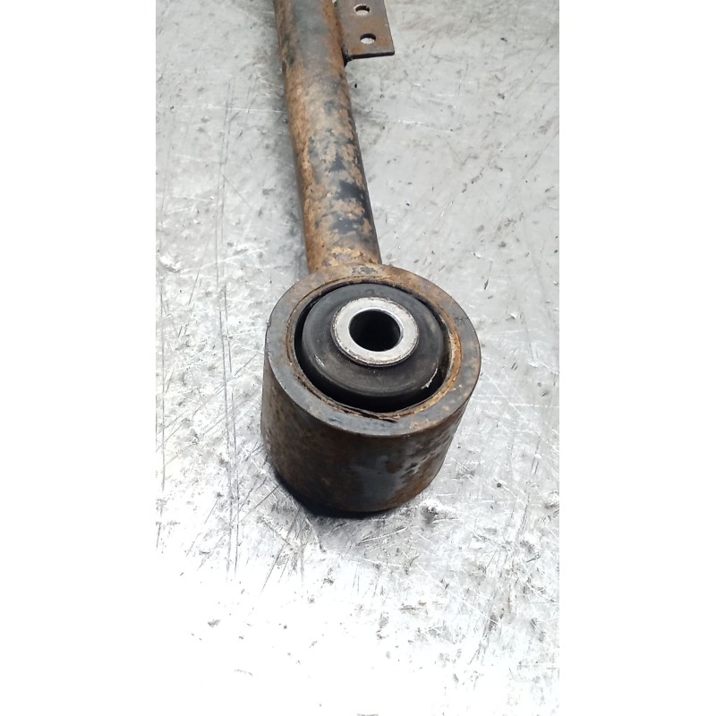 Recambio de brazo suspension superior trasero derecho para nissan terrano ii (r20) 2.7 tdi 4wd referencia OEM IAM   