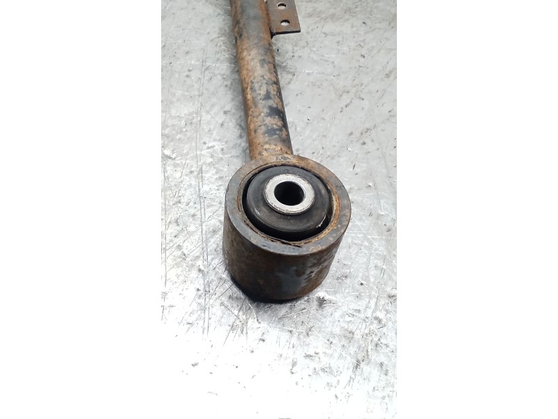 Recambio de brazo suspension superior trasero derecho para nissan terrano ii (r20) 2.7 tdi 4wd referencia OEM IAM   
