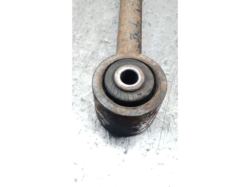 Recambio de brazo suspension superior trasero derecho para nissan terrano ii (r20) 2.7 tdi 4wd referencia OEM IAM   